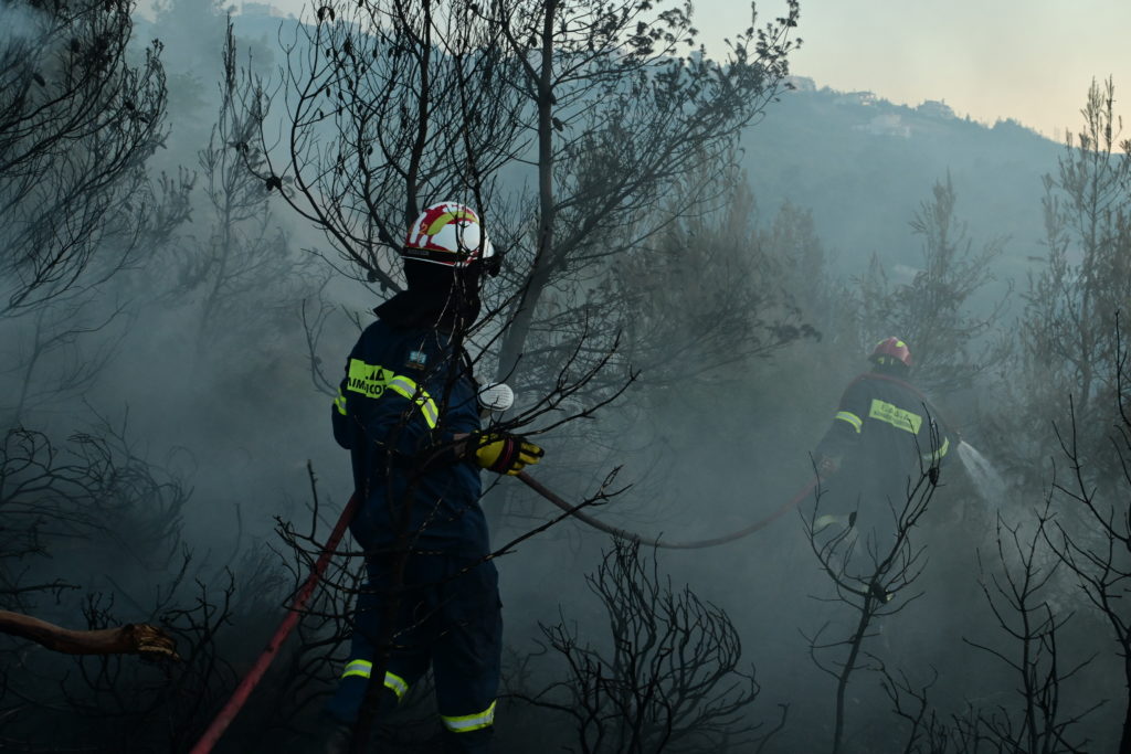 Φωτιά τώρα στο Καναλάκι Πάργας – Επιχειρούν εναέρια μέσα