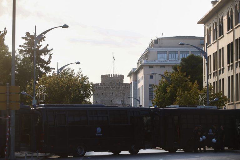 “Φρούριο” η Θεσσαλονίκη – Αναζητά στρατηγικό αφήγημα ο στριμωγμένος Μητσοτάκης