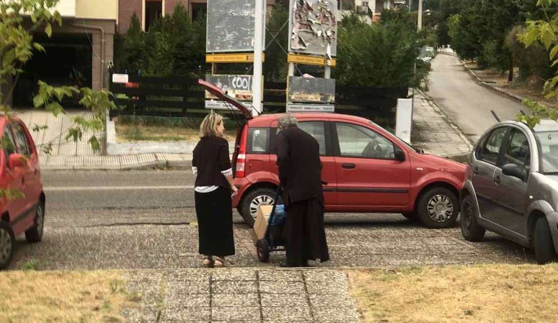 Παράδοση Τροφίμων από το Γενικό Φιλόπτωχο Ταμείο της Ιεράς Μητροπόλεως Καστορίας